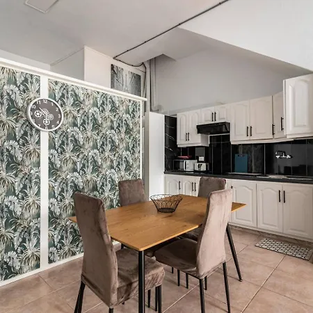 Bajo Apartman La Listada